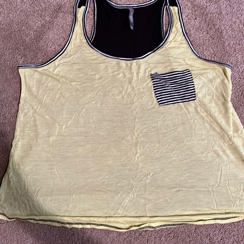 Tank top💛🖤